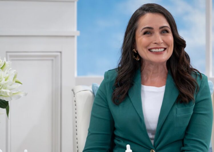 Rena Sofer Leaves Los Angeles depois de 35 anos para a vida mais calma