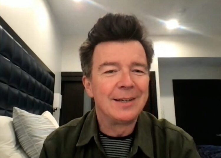 Rick Astley 'nunca vai desistir' acerta 1 bilhão de fluxos