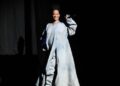 Rihanna entrega uma lição sobre o estilo de maternidade enquanto mostra sua solavanco nas fotos de LA