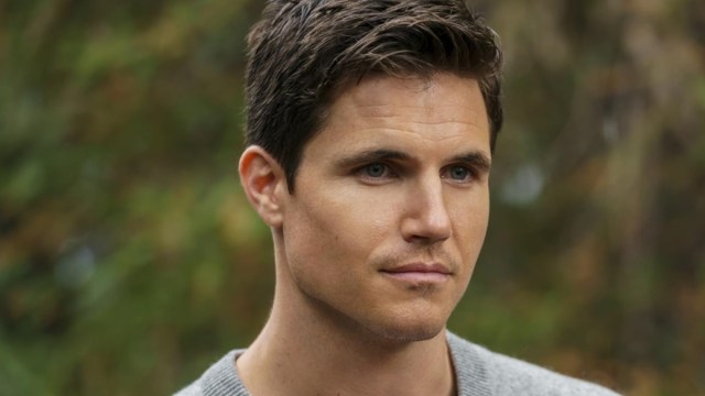 Robbie Amell, do Upload, sugeriu por que a quarta temporada termina com 4 episódios