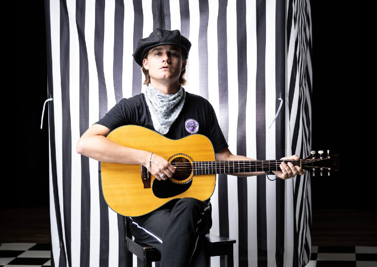 Robin Taylor Zander fala sobre sua nova música solo e a era digital