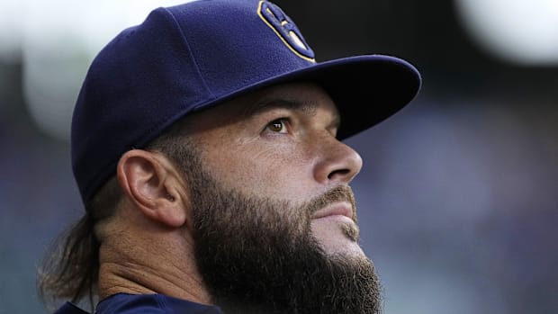Royals cortou silenciosamente os laços com o ex-vencedor de 37 anos de idade