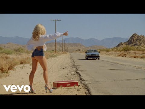 Sabrina Carpenter ainda está lidando com isso no 'melhor amigo do homem'