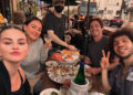 Selena Gomez compartilha fotos sinceras de verão com Benny Blanco e muito mais