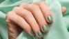 Unhas verdes brilhantes