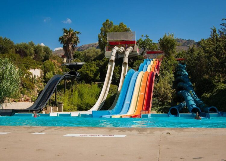 Six Flags Entertainment (Fun) cai 20,8% na cautela dos investidores sobre o Outlook, a Stepdown do CEO