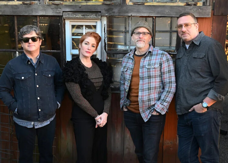 Sixpence Nenhum, mais rico para jogar concerto gratuito em Louisville sob 'The Milky Twilight'