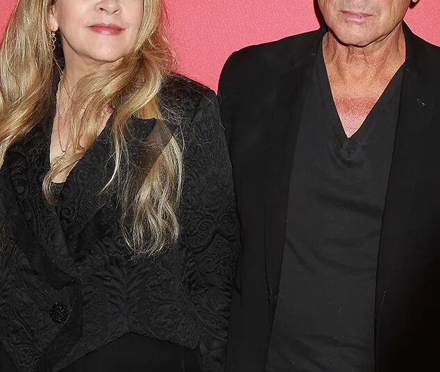 Stevie Nicks, Lindsey Buckingham faz anúncio após postagens enigmáticas