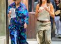 Suri Cruise se junta à mãe Katie Holmes no filme set semanas antes de começar seu segundo ano na faculdade