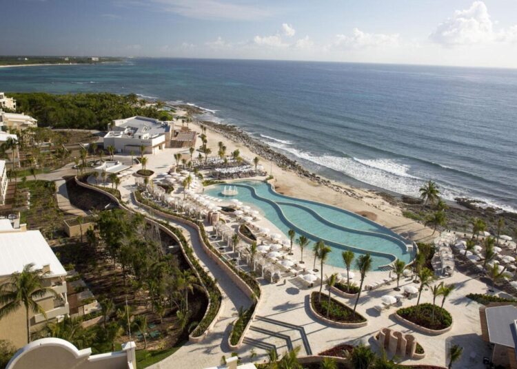 El-mejor-hotel-trs-hotels-el-refugio-dende-el-lujo-es-sinonimo-de-libertad.jpg