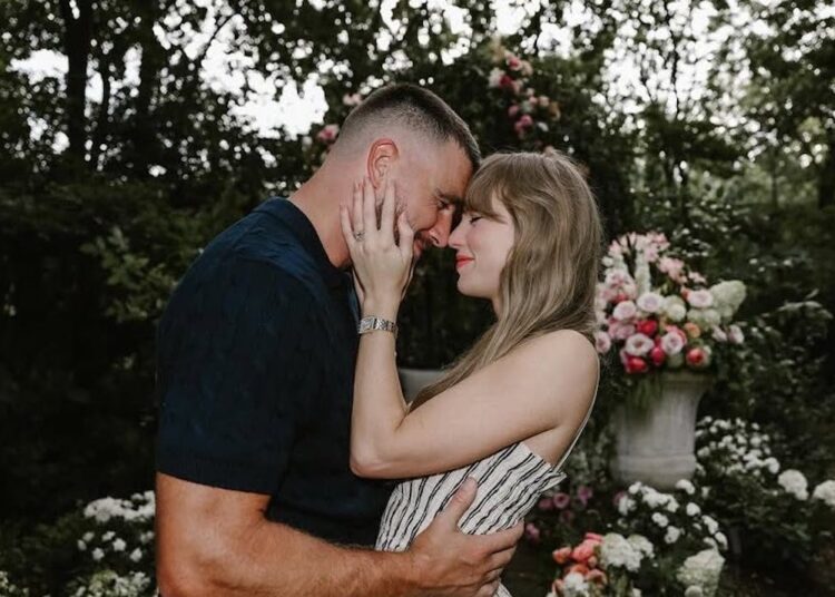 Taylor Swift, Travis Kelce anunciam noivado