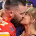 Taylor Swift, Travis Kelce anunciam que eles estão noivos