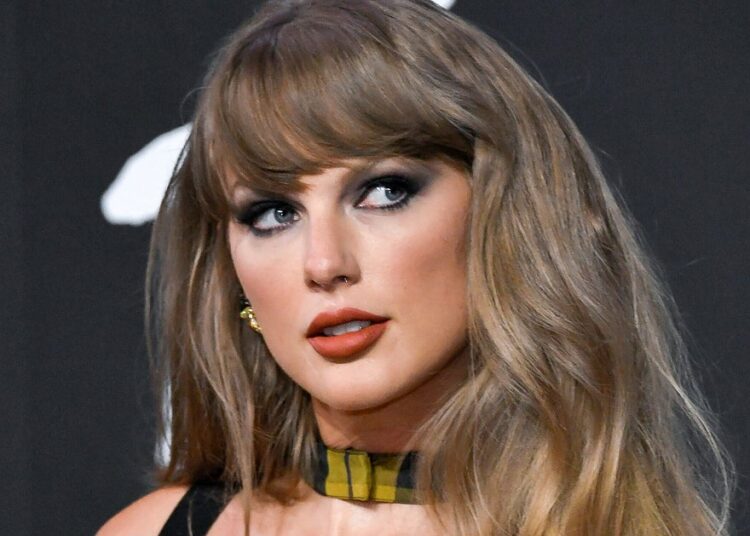 Taylor Swift anuncia um novo álbum - e as emoções correm soltas