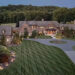 Taylor Swift e Travis Kelce olham para a Mansão de Ohio: dentro do retiro pronto para celebridades com luxo moderno, jardins particulares, estúdio de música e muito mais |