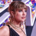 Taylor Swift e noivado de Travis Kelce ligados à sua sorte número 13 - Star Magazine