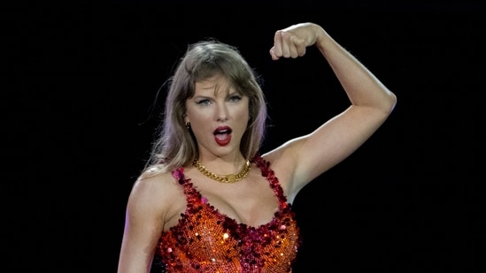 Taylor Swift se quebra no podcast de New Heights enquanto se lembra de como seus mestres foram vendidos, 'realmente rasgou meu coração'