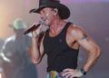 Tim McGraw derruba um novo videoclipe inovador que os fãs estão chamando de 'So Creative'