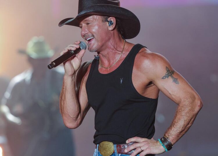 Tim McGraw derruba um novo videoclipe inovador que os fãs estão chamando de 'So Creative'