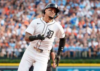 Torkelson Homers para ajudar os Tigres a vencer a Royals pela 5ª vitória consecutiva