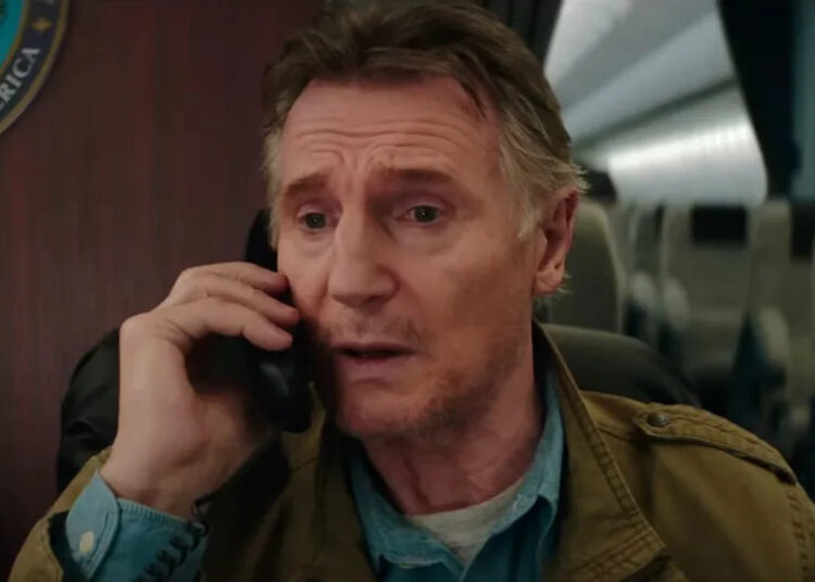 Um dos filmes de armas pós-Naked de Liam Neeson é uma comédia de zumbi escuro, e acho que os fãs do Jurassic Park vão adorar