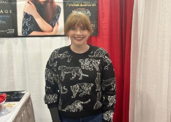 Bryce Dallas Howard sorrindo