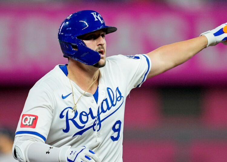 Vinnie Pasquantino entra em série contra tigres perseguindo pares de lendas do Royals