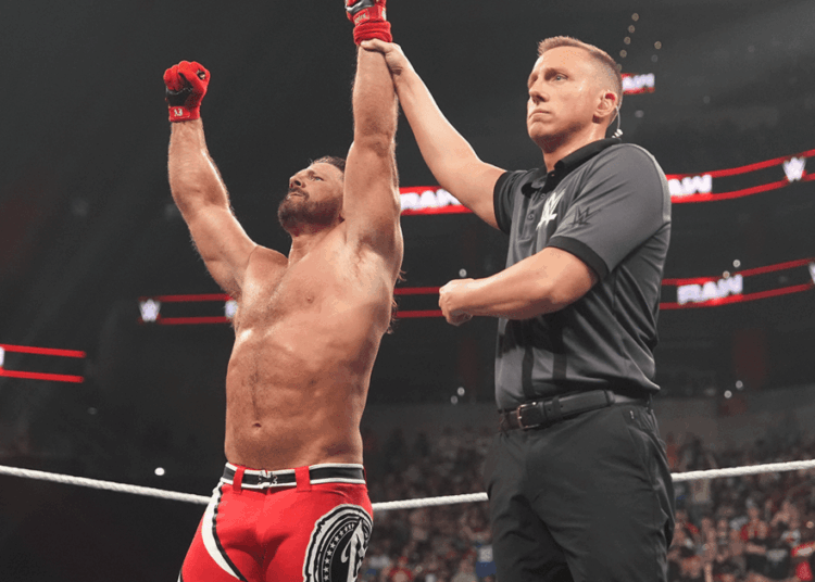 'WWE RAW' é o número 1 na Netflix - aqui está minha resenha de uma gravação ao vivo