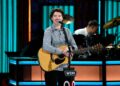Warner Music Nashville lança o último álbum de James Dupré 'It All Hapwining'