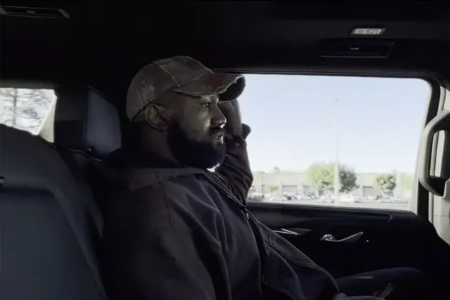 Ye reclama sobre sua medicação em trailer escuro para 'em quem é o nome?' Documentário com Kim Kardashian