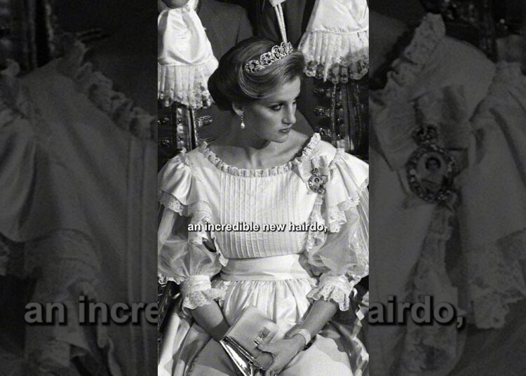 How Princess Diana eclipsed Queen Elizabeth #princessdiana #royal #queenelizabeth #royalfamily