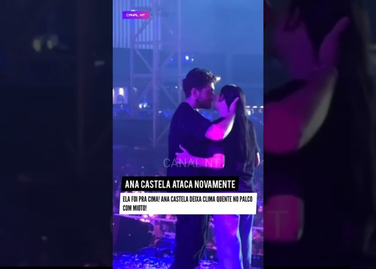 Ela foi pra cima! Ana Castela deixa clima quente no palco com Mioto. #anacastela #miotela