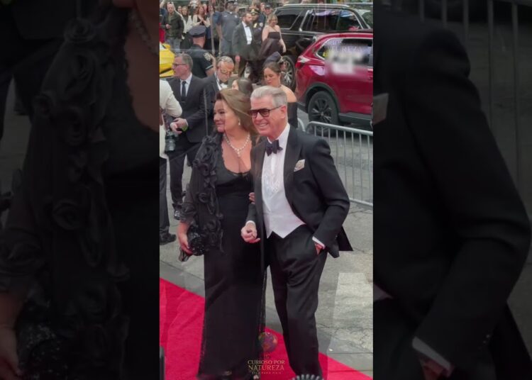 Pierce Brosnan prova que o amor verdadeiro existe #curiosidades #noticias #brazil