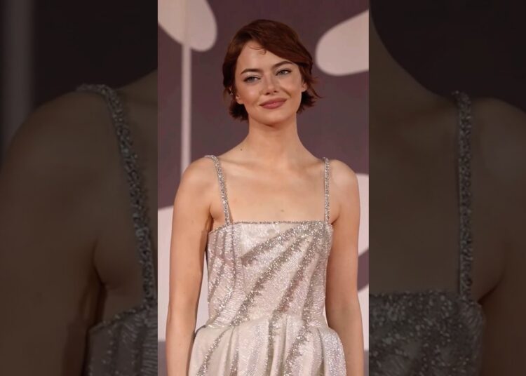 At the Venice Film Festival, Hollywood’s finest graced the red carpet with dazzling appearances!
