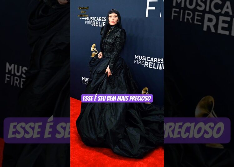 Lady Gaga🌟E seu bem mais precioso 😍 #famosos #curiosidades #ladygaga