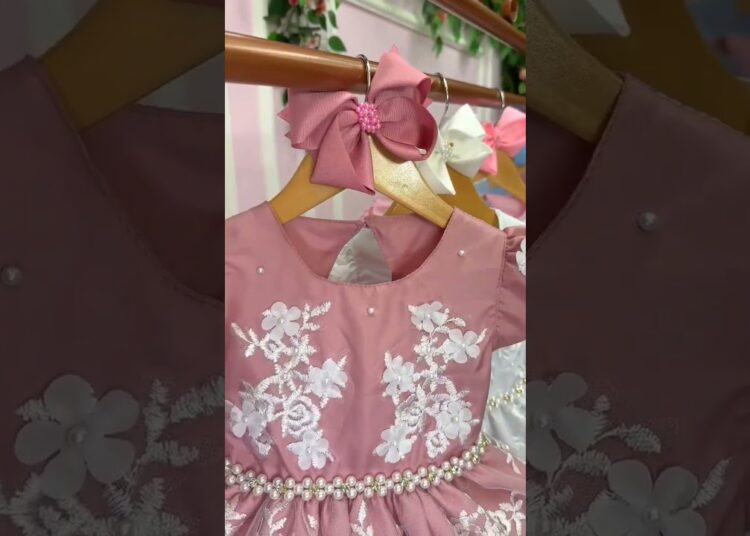 REALEZA!! LUXO EM CADA VESTIDO!!# REALEZA #maedemenina #fashion