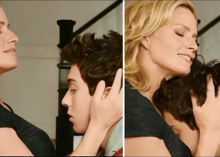 Make Sure You’re AIone Before Looking At Elisabeth Shue’s These Photos