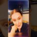 Claudia Raia se incomoda com celular, mas há expli