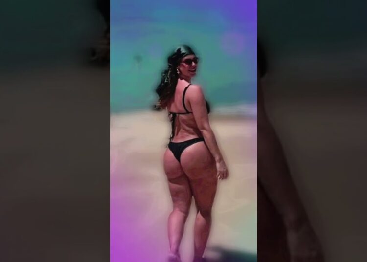 Paolla Oliveira curtindo o dia quente #paollaoliveira #famosas #fofoca #fofocas