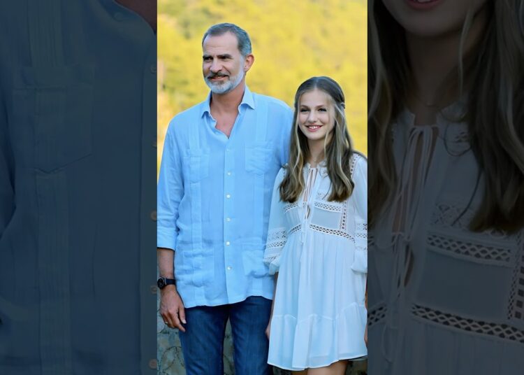Leonor shines bright with King Felipe VI 👑#spainroyalfamily #princess #leonor #kingfelipevi