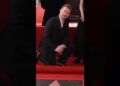 Macaulay Culkin aos 43 anos recebeu sua estrela na Calçada da fama em Hollywood. #hollywood