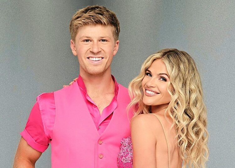 Os fãs ficarão chocados com o quanto Robert Irwin já ganhou em 'Dancing With the Stars' - Globe Magazine