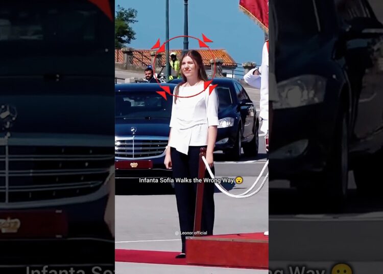 Infanta Sofía Walks the Wrong Way 😮 | Royal Oops Moment #infantasofia #royalfamily #shorts