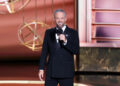 6 linhas de Nate Bargatze que resumem sua noite como apresentador Emmys