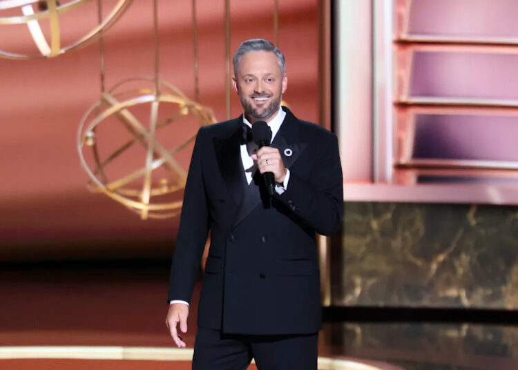 6 linhas de Nate Bargatze que resumem sua noite como apresentador Emmys