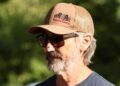 A American Pickers Star parece machucado e agredido enquanto ele quebra a cobertura - notícias de celebridades - entretenimento