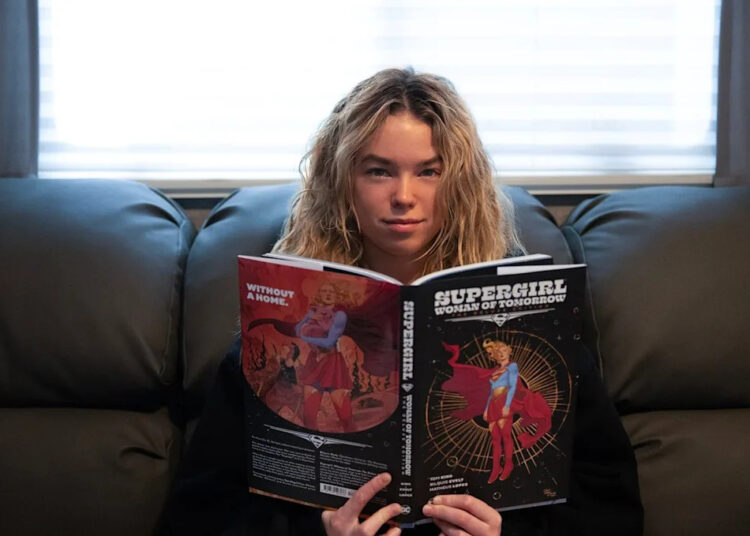 A Milly Alcock da Supergirl atinge um novo papel de filme líder "fresco e ultrajante"
