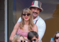 A demanda por Taylor Swift e o convite de casamento de Travis Kelce disparou, diz a fonte