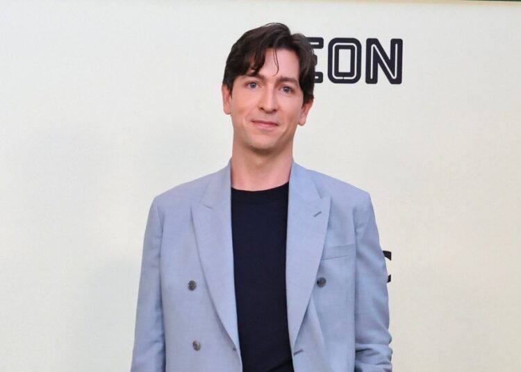A estrela da sucessão Nicholas Braun prendeu por DUI