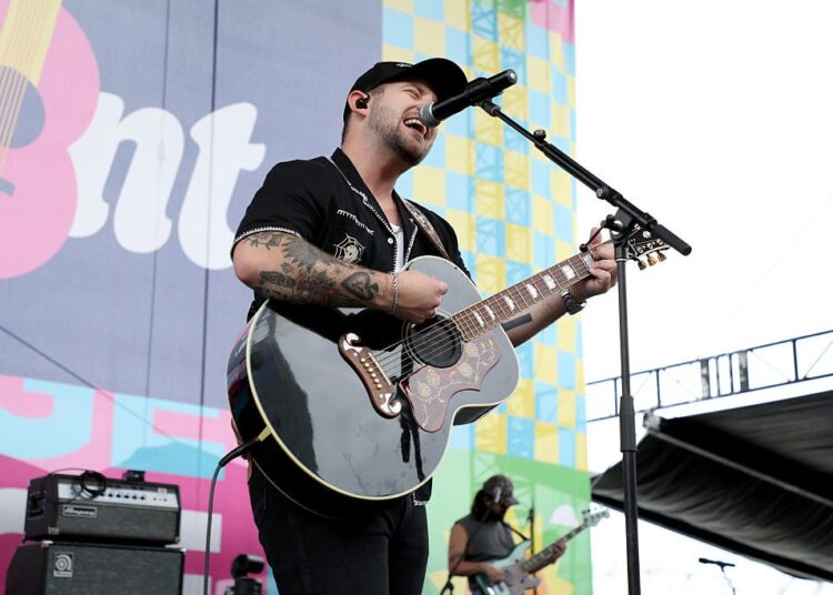 A estrela de Columbia Nashville, Kameron Marlowe, solta nova música sobre relacionamentos tóxicos