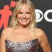 A estrela de 'Hunting Wives', Malin Akerman, reage a se tornar um 'ícone lésbico'